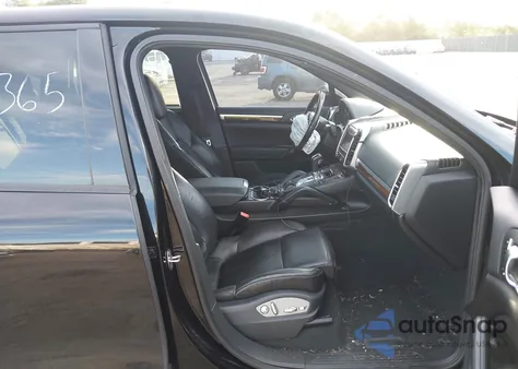 2012 Porsche Cayenne z USA, uszkodzony, nr VIN WP1AA2A21CLA00667